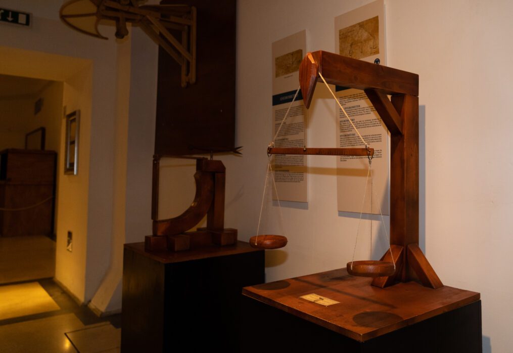 Leonardo da Vinci and mechanics: visionary machines and inventions
